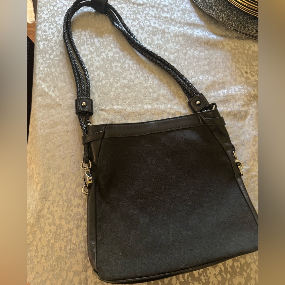 Gucci Elegant Black Designer Shoulder Bag
